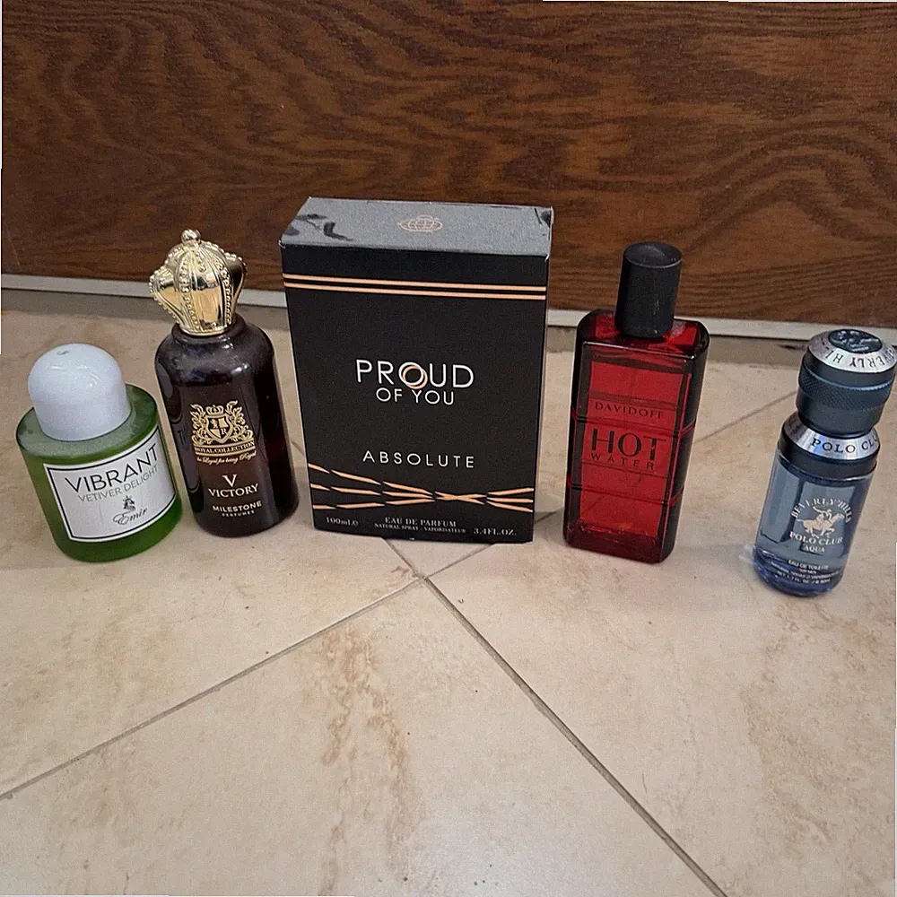 COLOGNE/Perfume Davidoff Hot Water, Fragrance World Absolutely & More, Lot Of 5