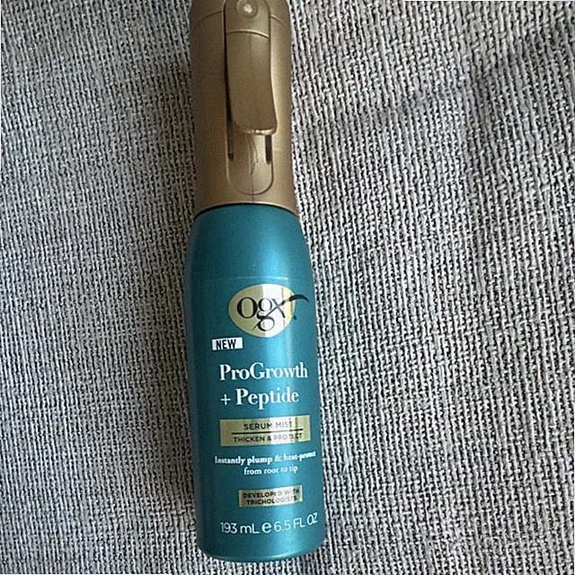 OGX ProGrowth Peptide Serum Mist 193 mL Heat Protection Thickening Spray